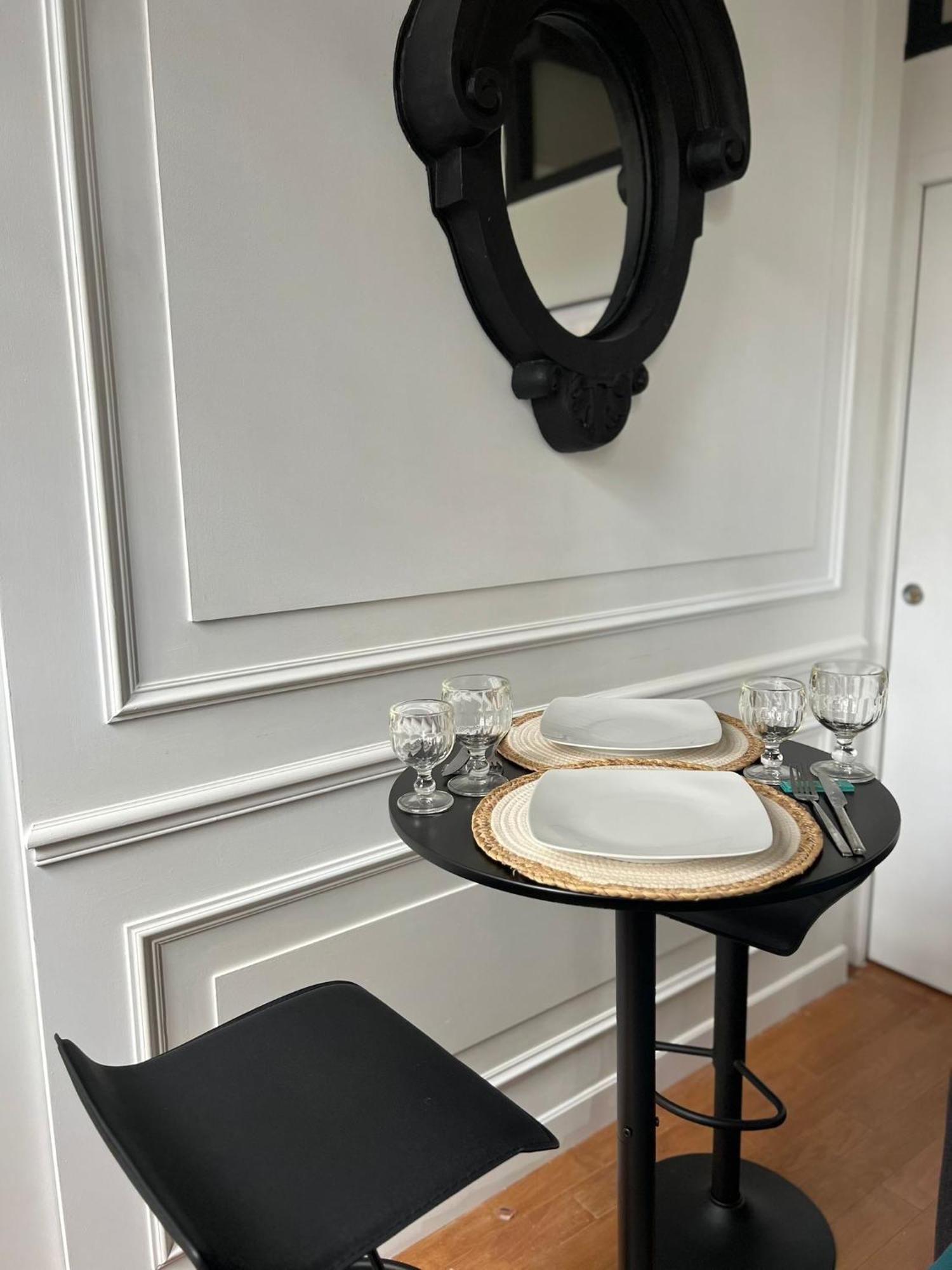 Un Studio Cosy Au Coeur De Paris 17 Batignolles , Monceau Bagian luar foto